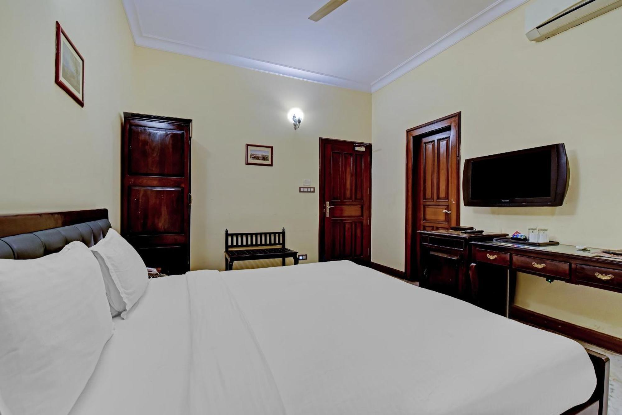 Kukas Collection O Hotel Four Boutique المظهر الخارجي الصورة