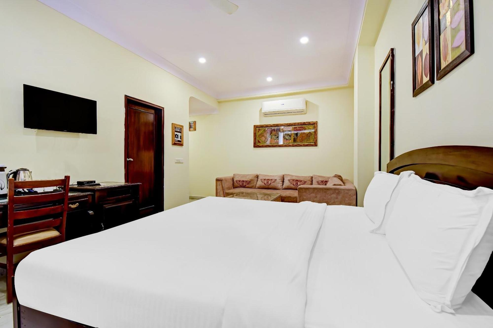 Kukas Collection O Hotel Four Boutique المظهر الخارجي الصورة