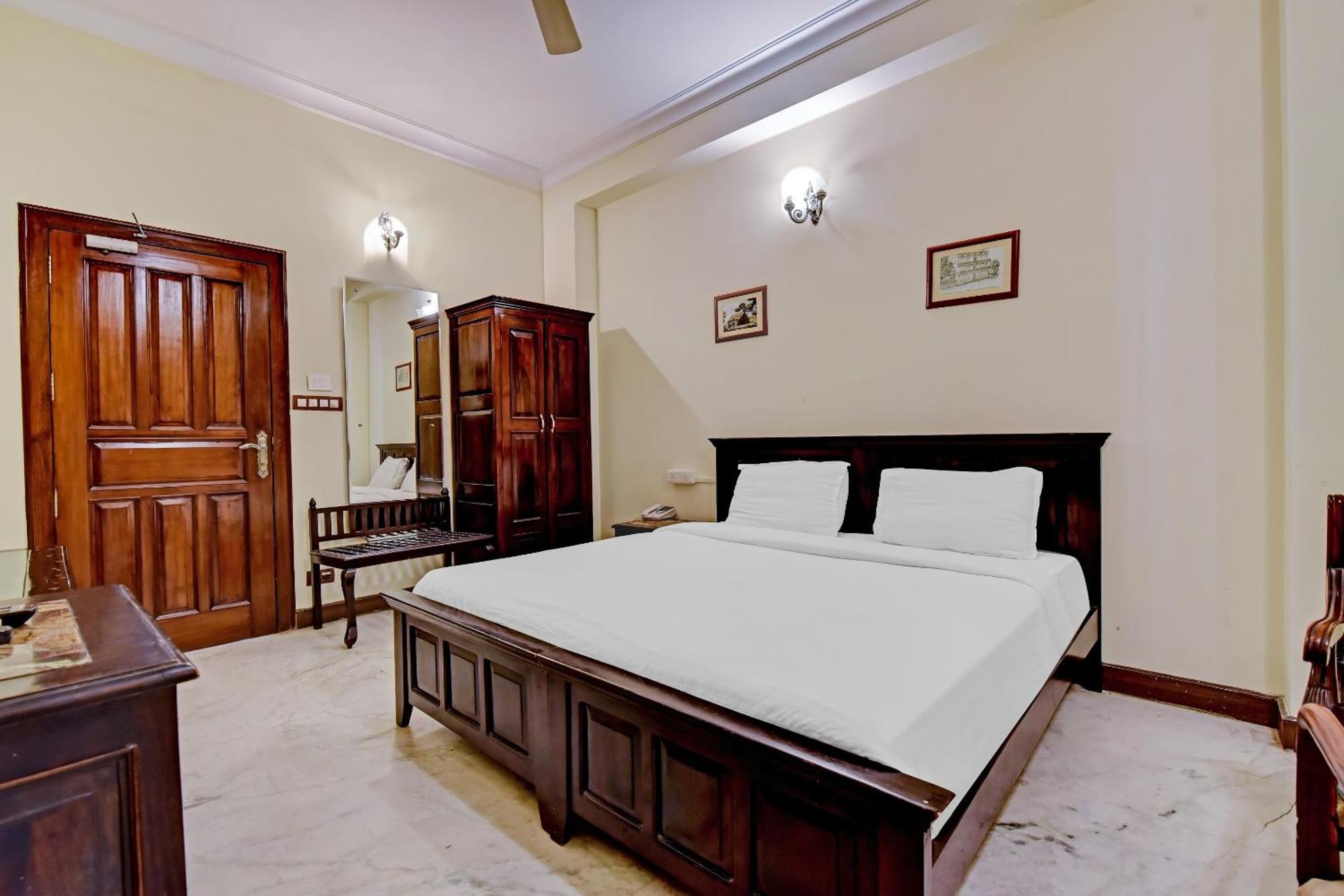 Kukas Collection O Hotel Four Boutique المظهر الخارجي الصورة