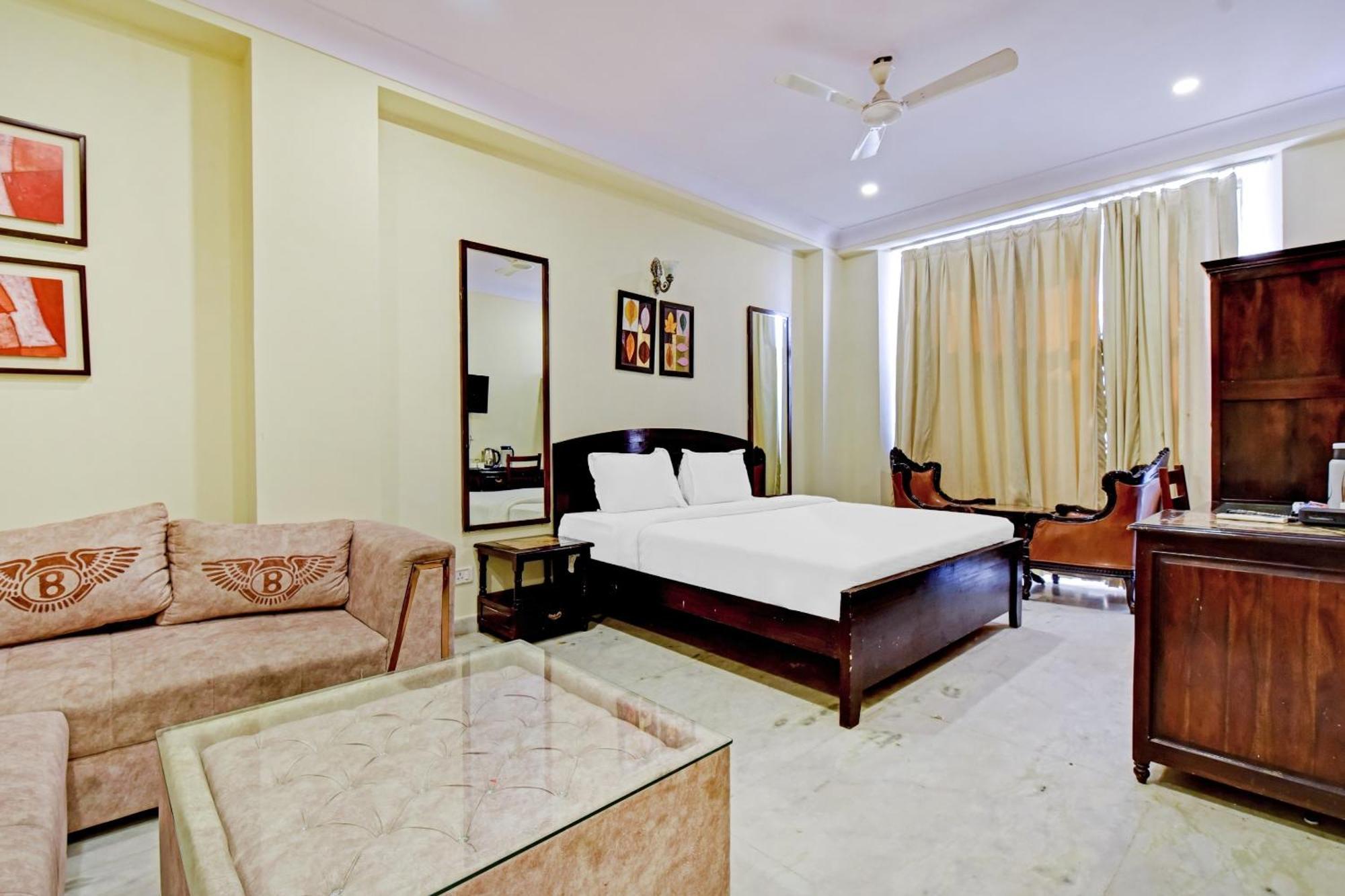 Kukas Collection O Hotel Four Boutique المظهر الخارجي الصورة