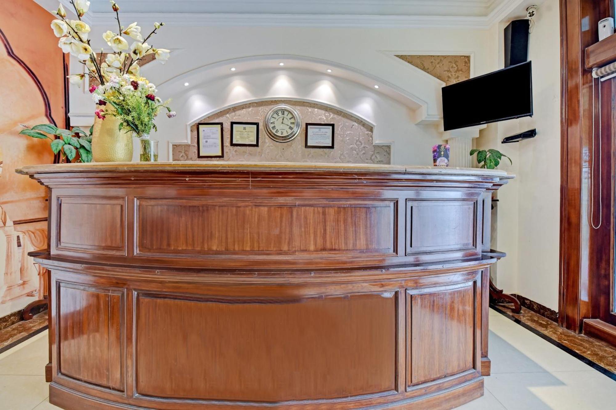 Kukas Collection O Hotel Four Boutique المظهر الخارجي الصورة