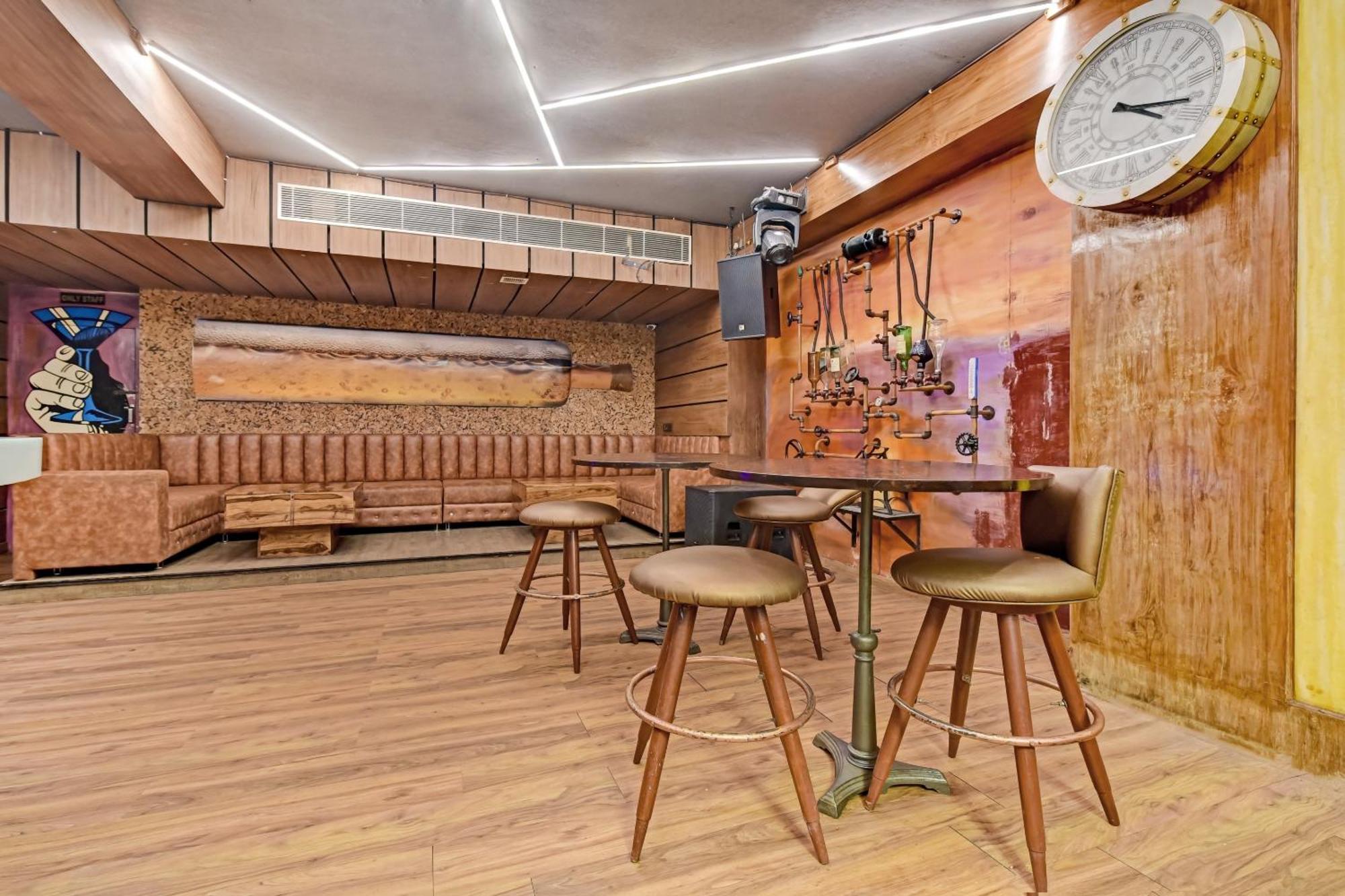 Kukas Collection O Hotel Four Boutique المظهر الخارجي الصورة