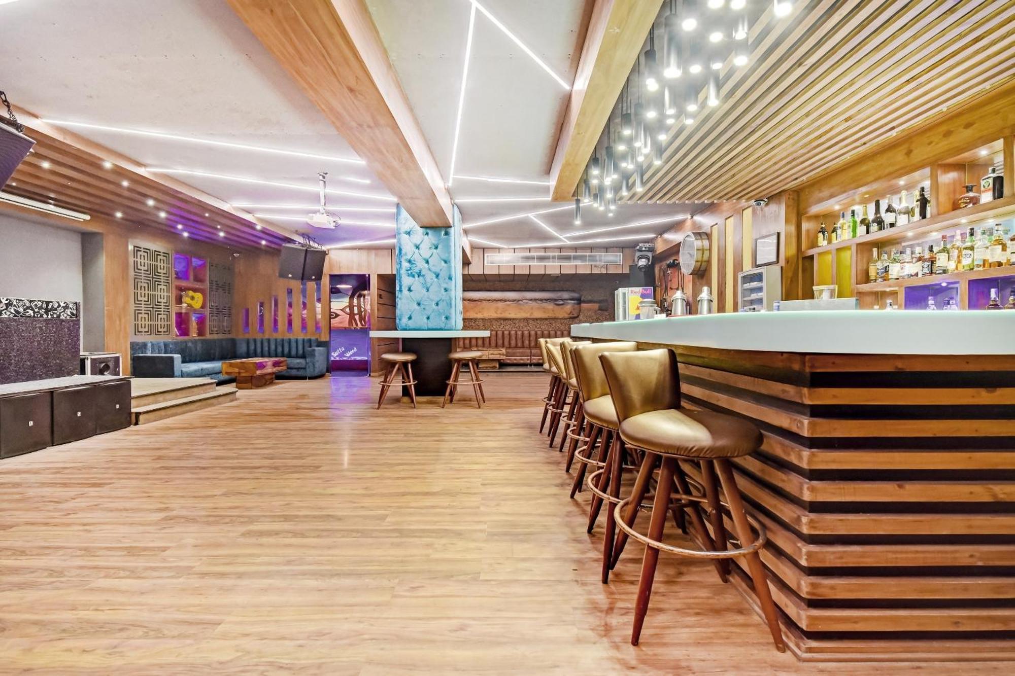Kukas Collection O Hotel Four Boutique المظهر الخارجي الصورة